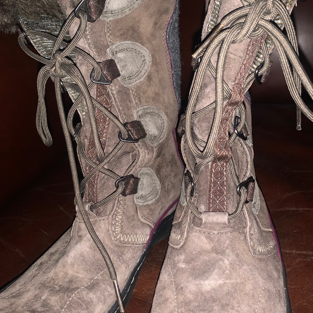 Snow Boots - Picture 6 of 8